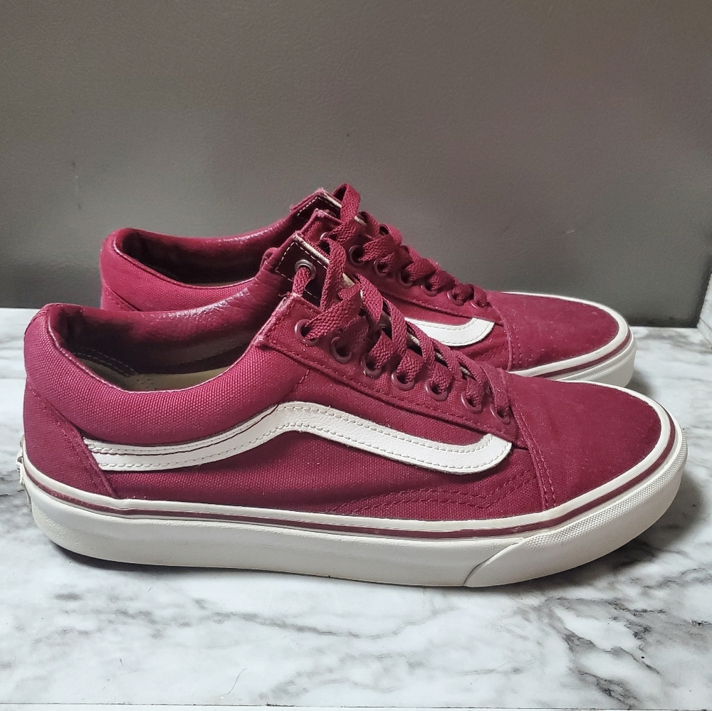 Vans low top euro 41 unisex . Maroon red
